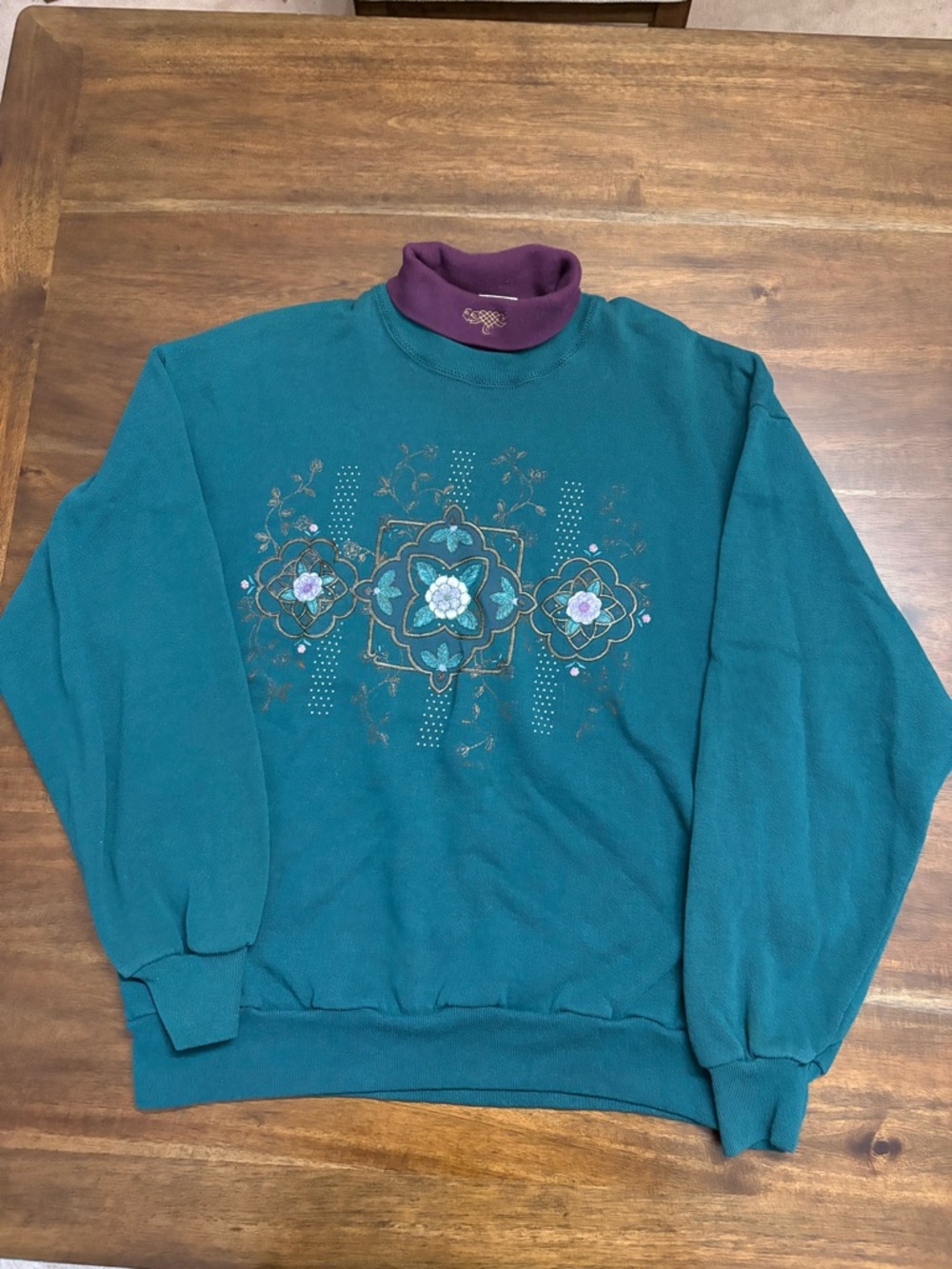 Vintage Floral Embroidered Crewneck Sweatshirt
